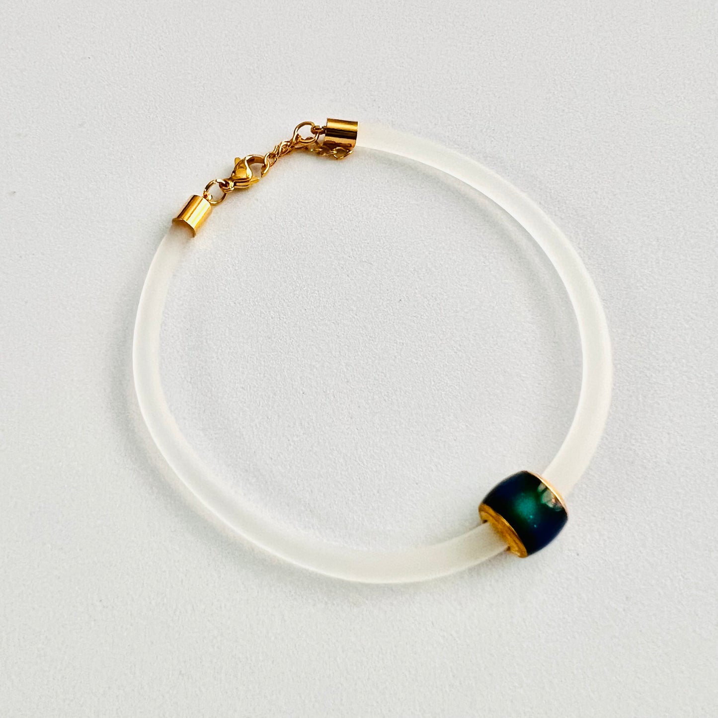 Mood Bracelet with Color-Changing Bead
